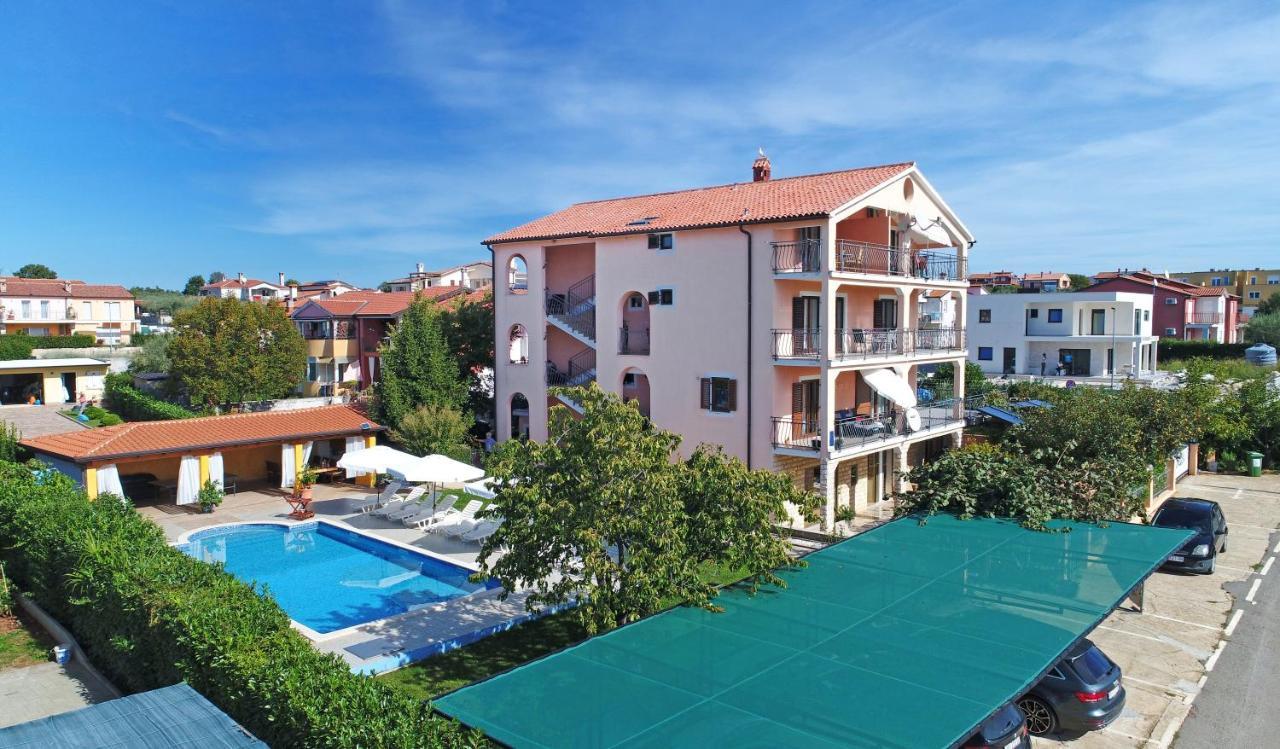 Tina Apartmán